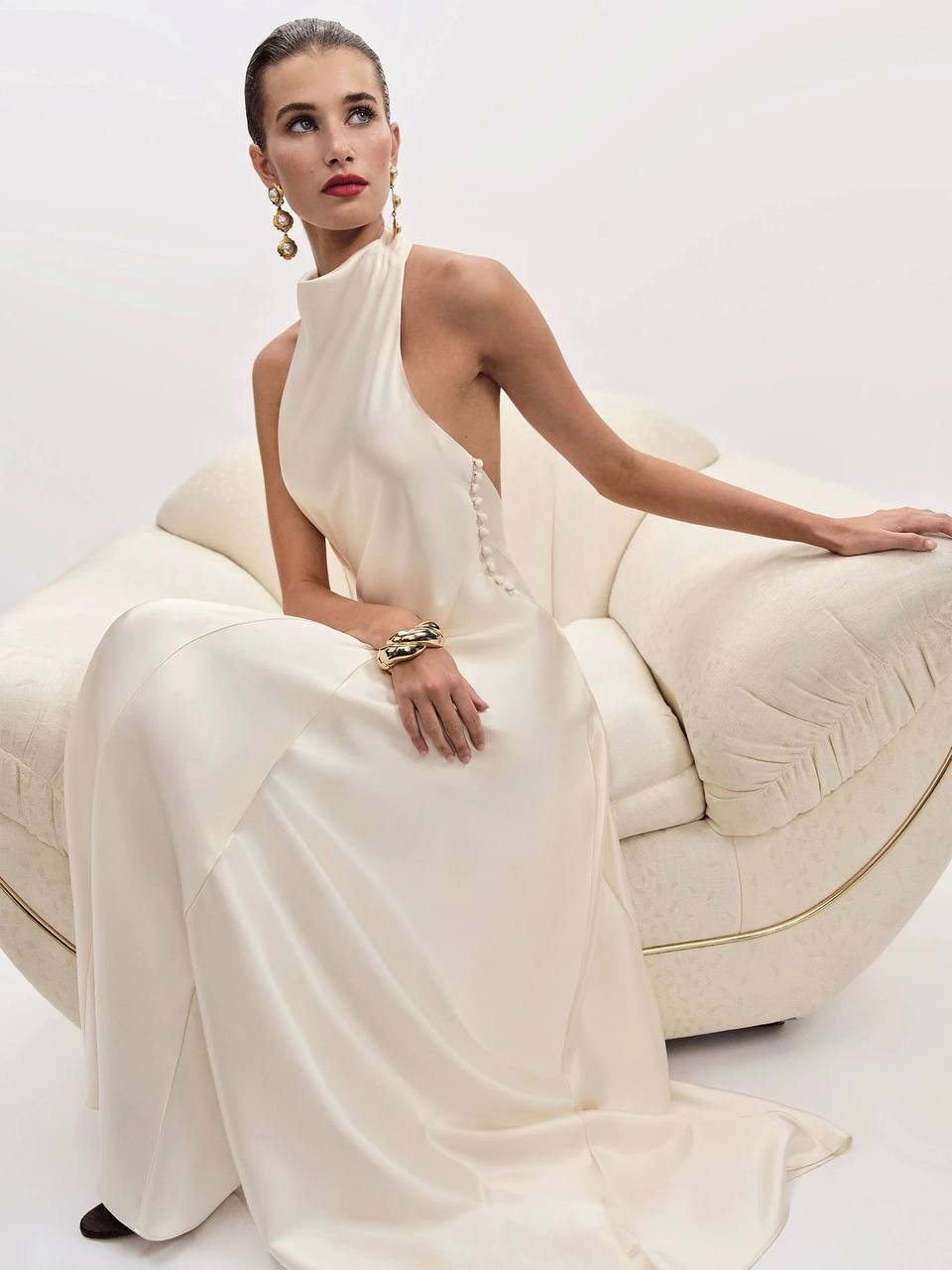 Maxi halter neck ivory backless dress