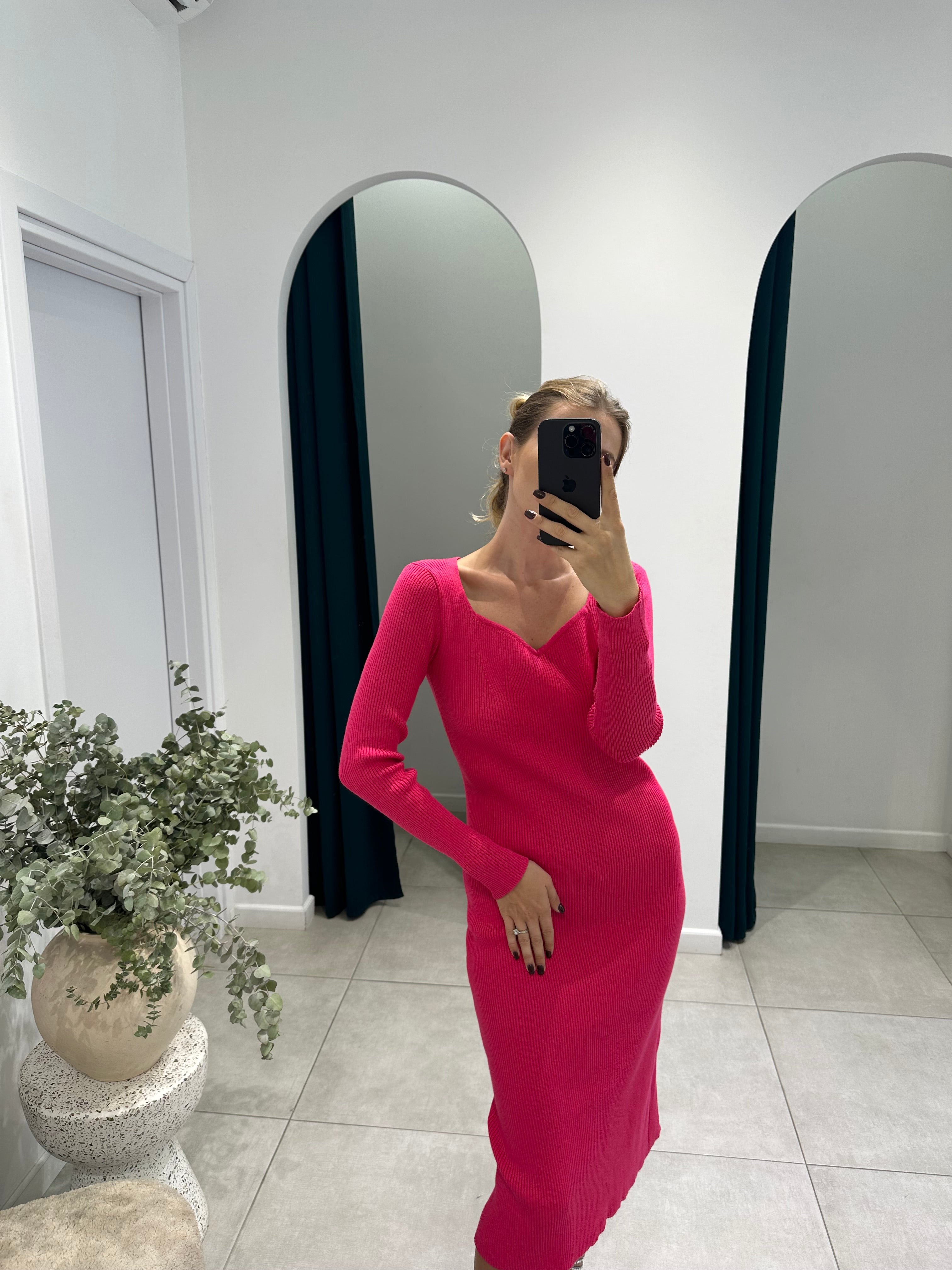 Fuchsia knitted midi dress