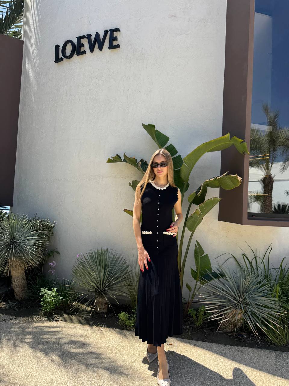 Knitted midi black dress