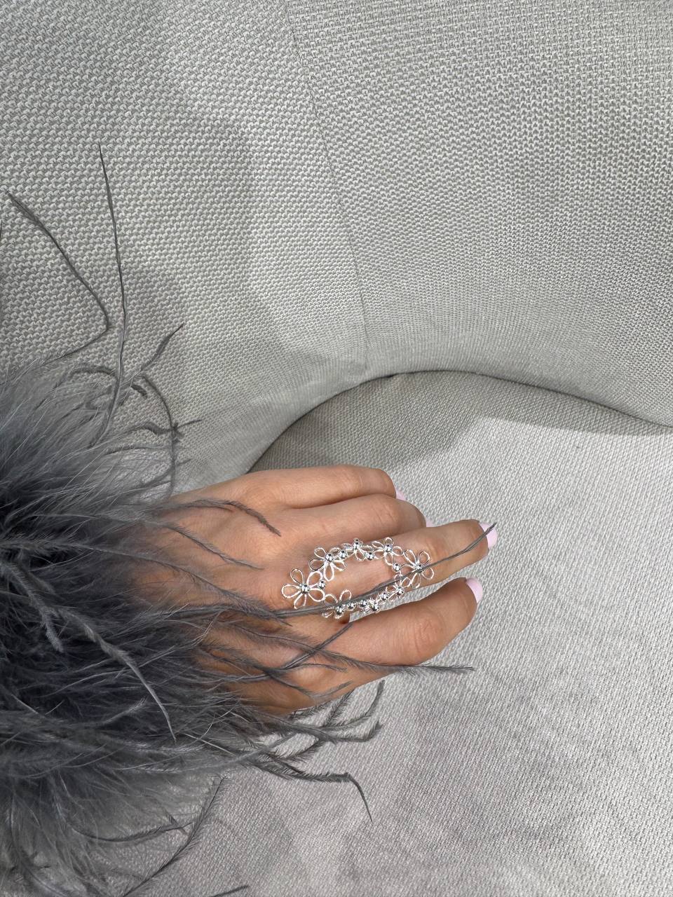 Flower filigree knuckle ring