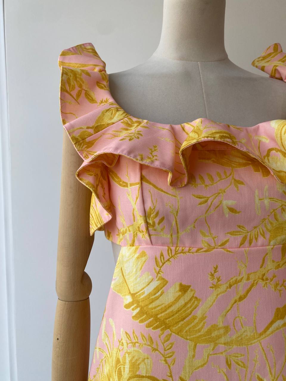 Floral ruffled mini dress