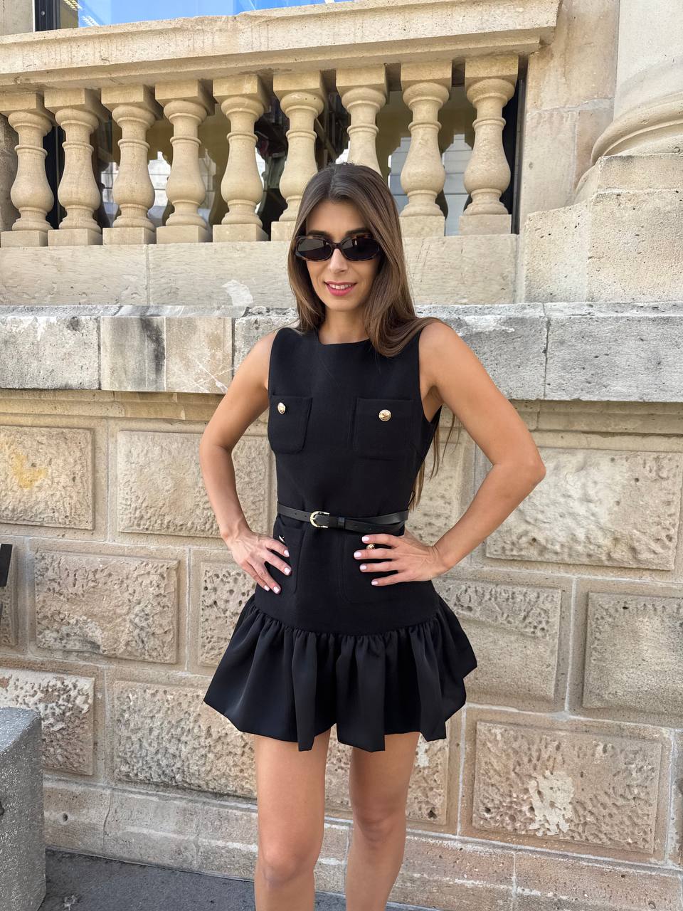 Elegant mini sleeveless dress