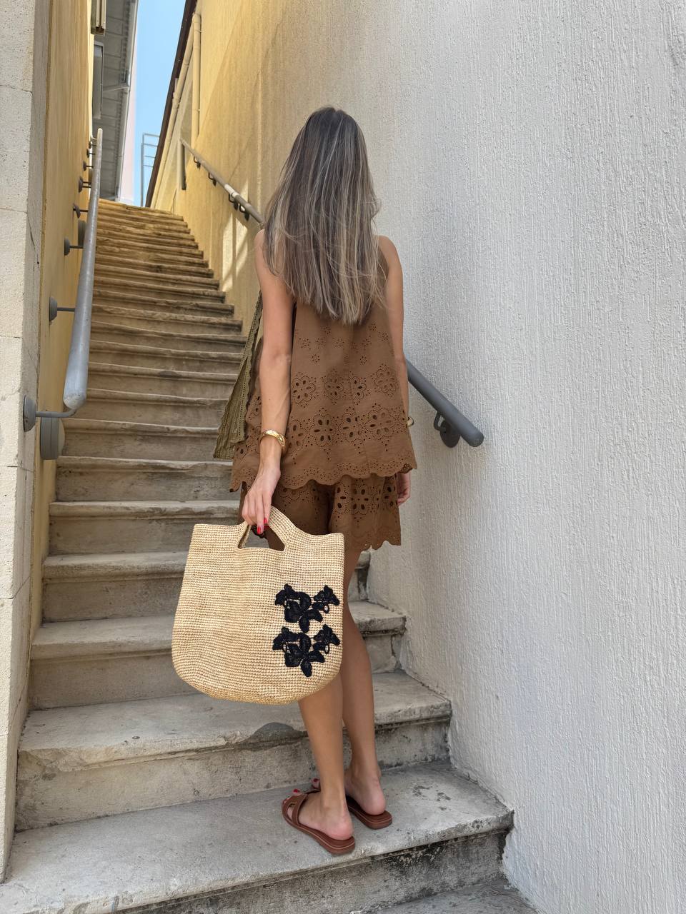 Brown embroidery set