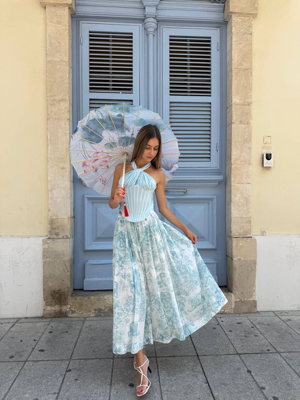 Fitted waist blue cotton skirt