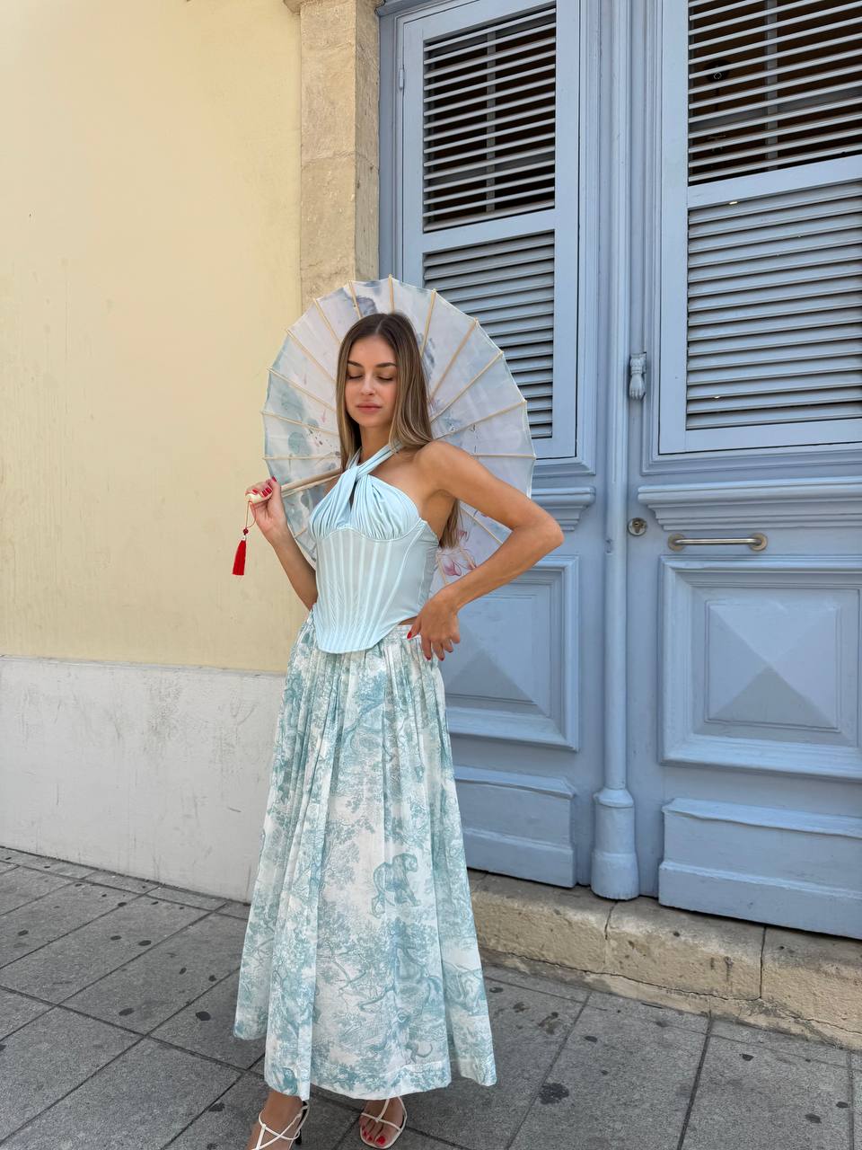 Fitted waist blue cotton skirt