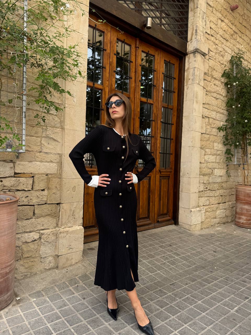 Black long-sleeved ribbed knit midi dress