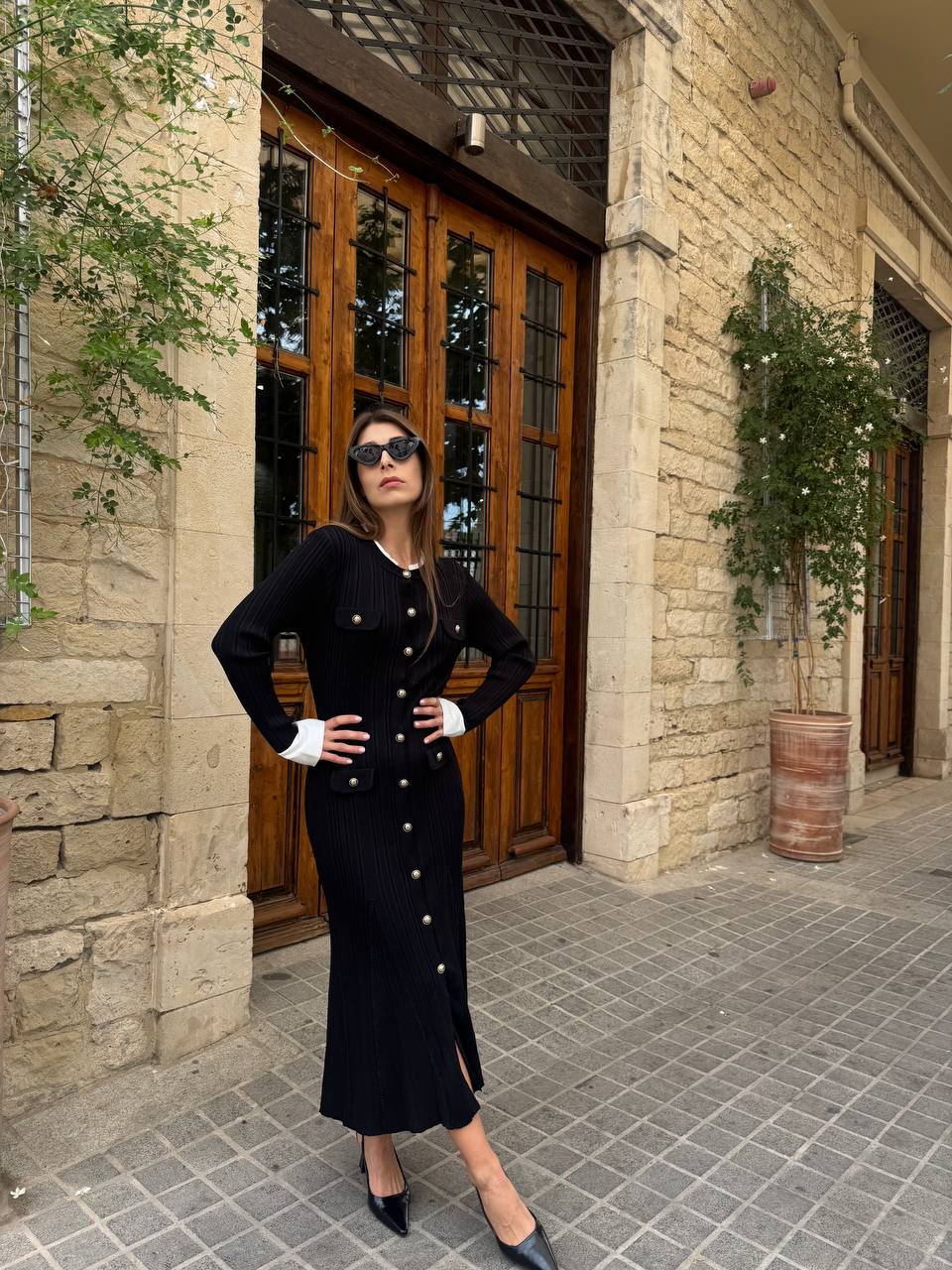 Black long-sleeved ribbed knit midi dress