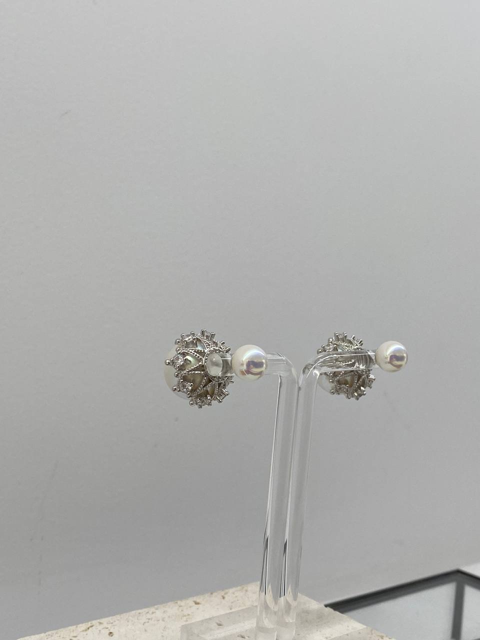 Elegant pearl earrings