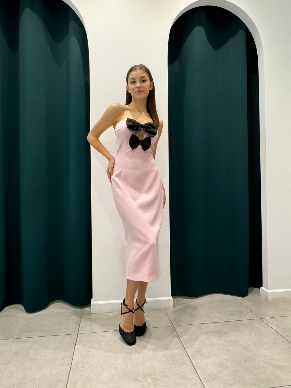 Bow embellished pink midi dress