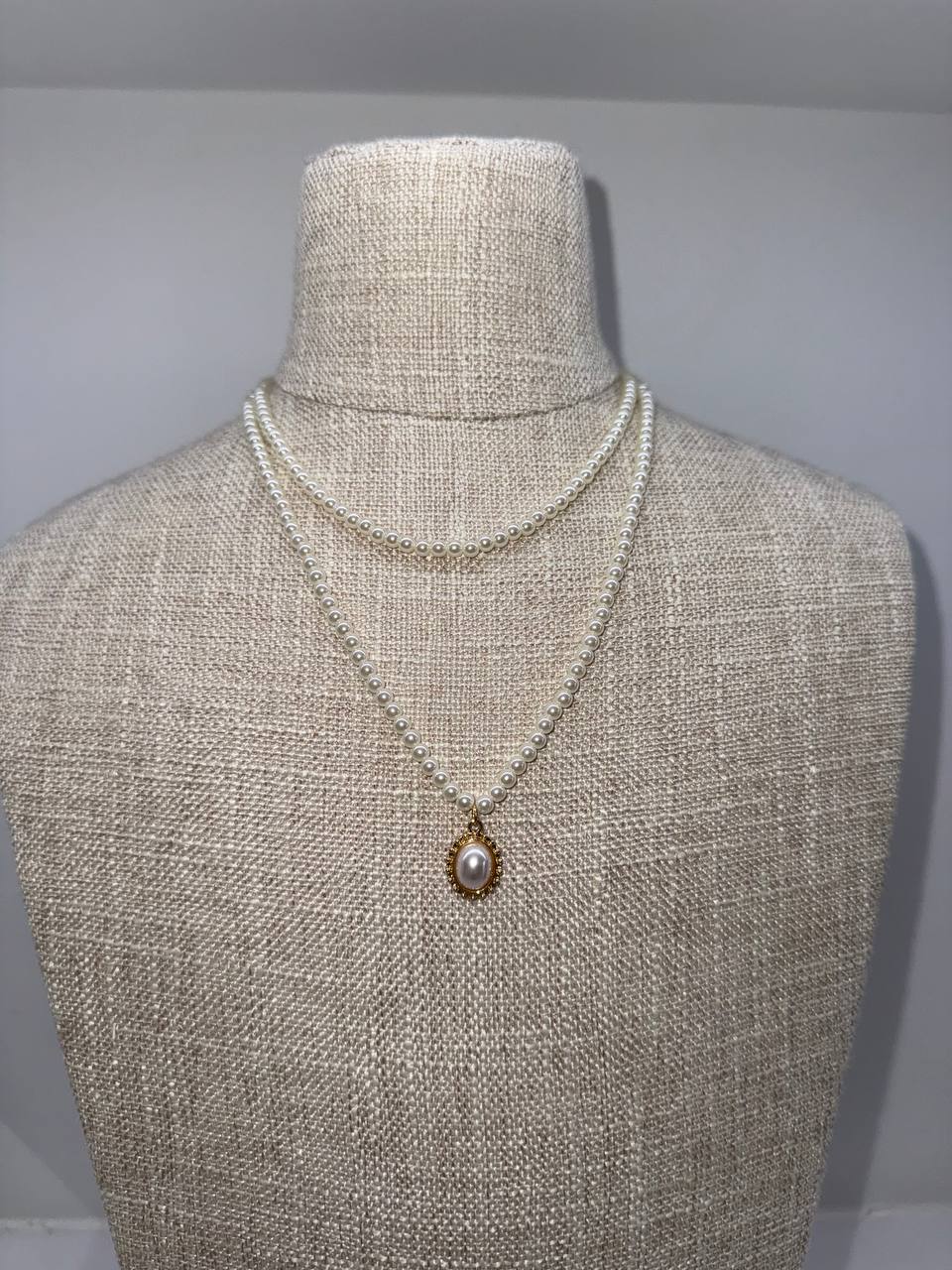 Double-layer pearl necklace