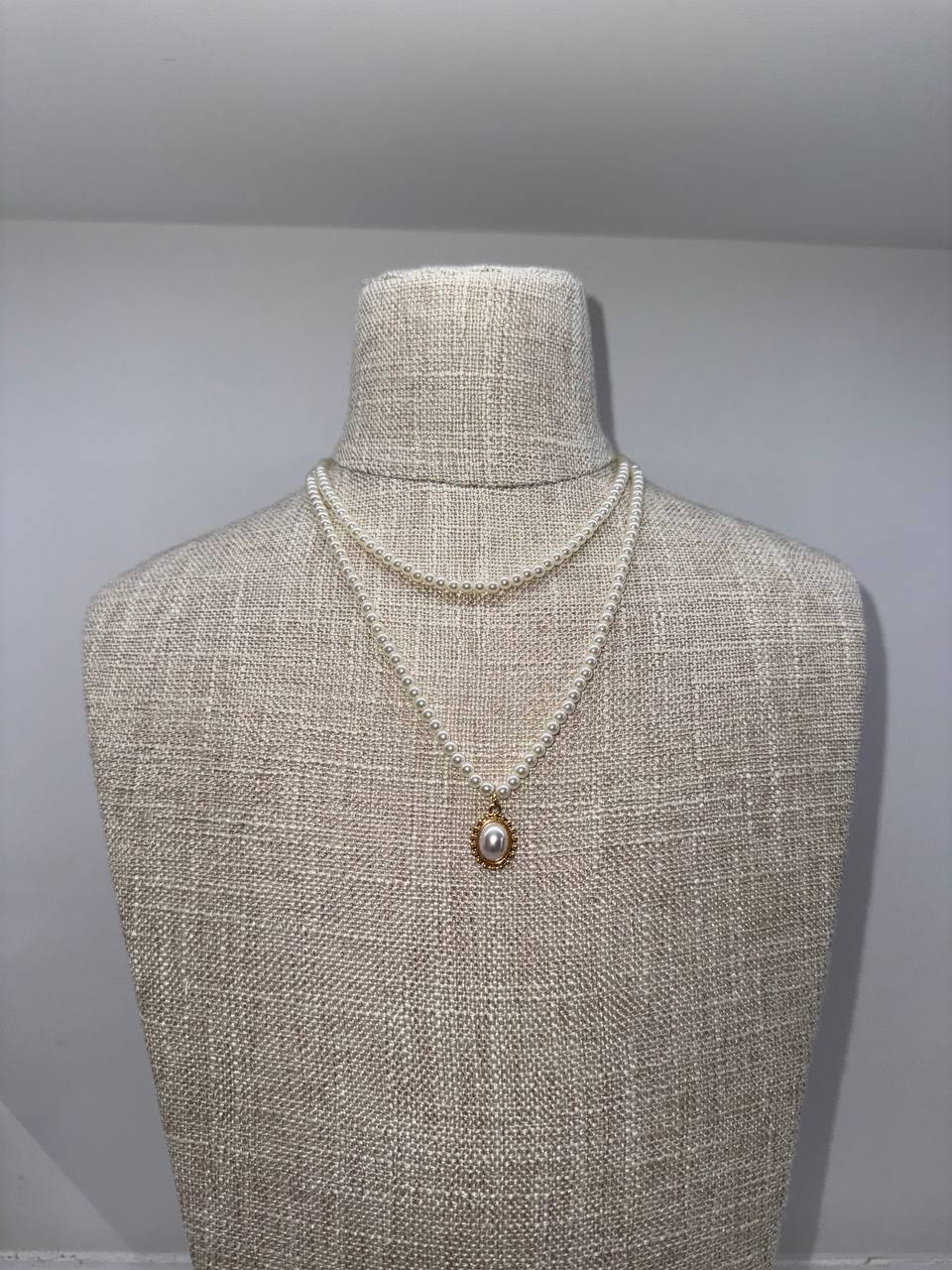 Double-layer pearl necklace