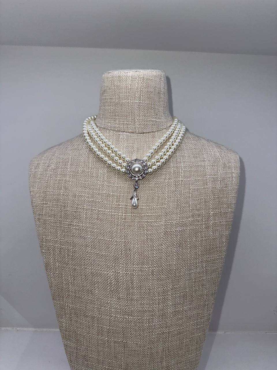 Pearl choker