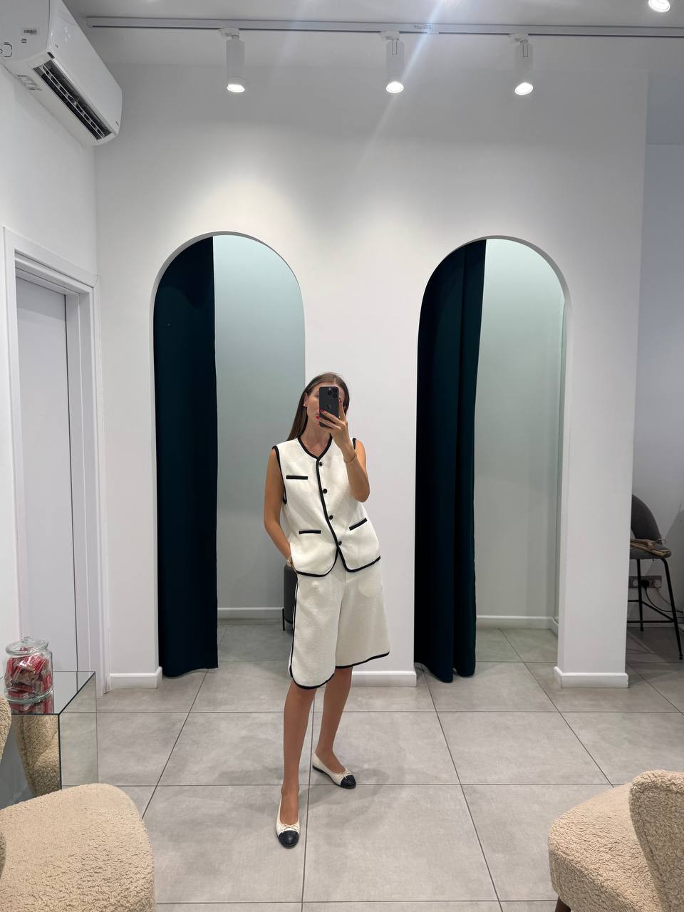 Elongated vest with shorts