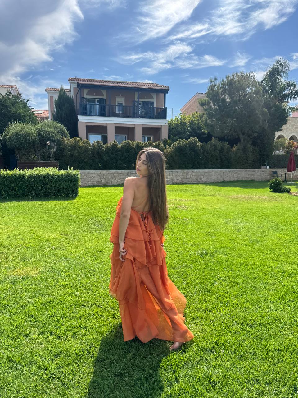 Ginger puffy backless dress