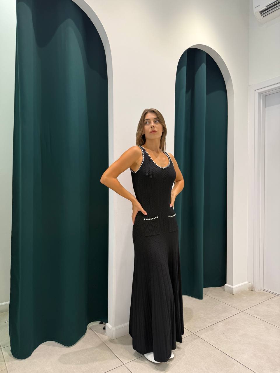Black maxi knitted dress