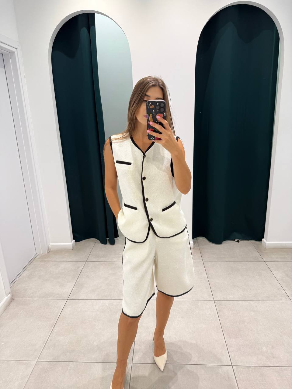 Elongated vest with shorts