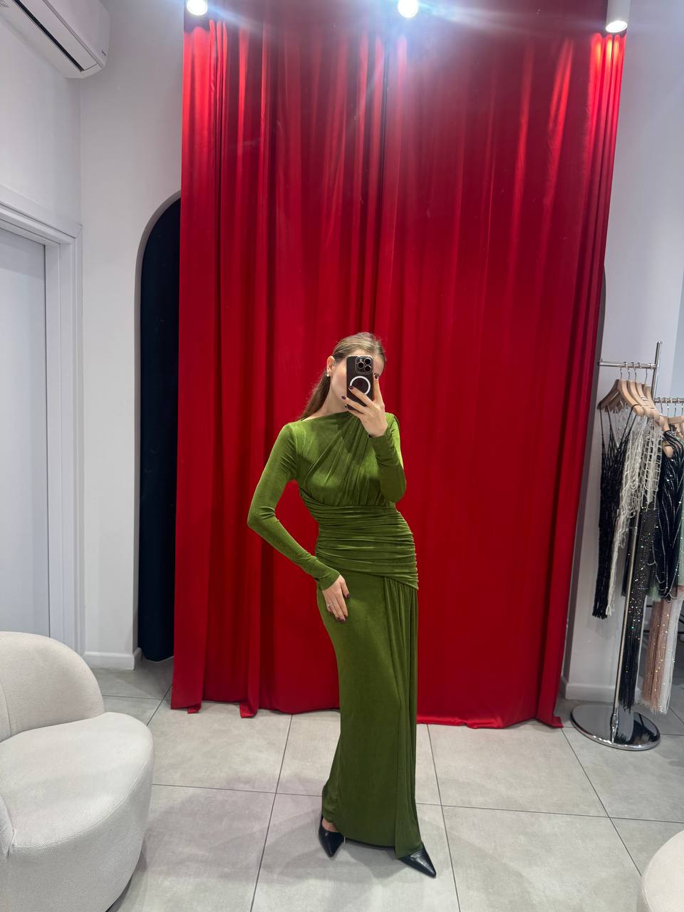 Green maxi dress with elegant asymmetric rushing