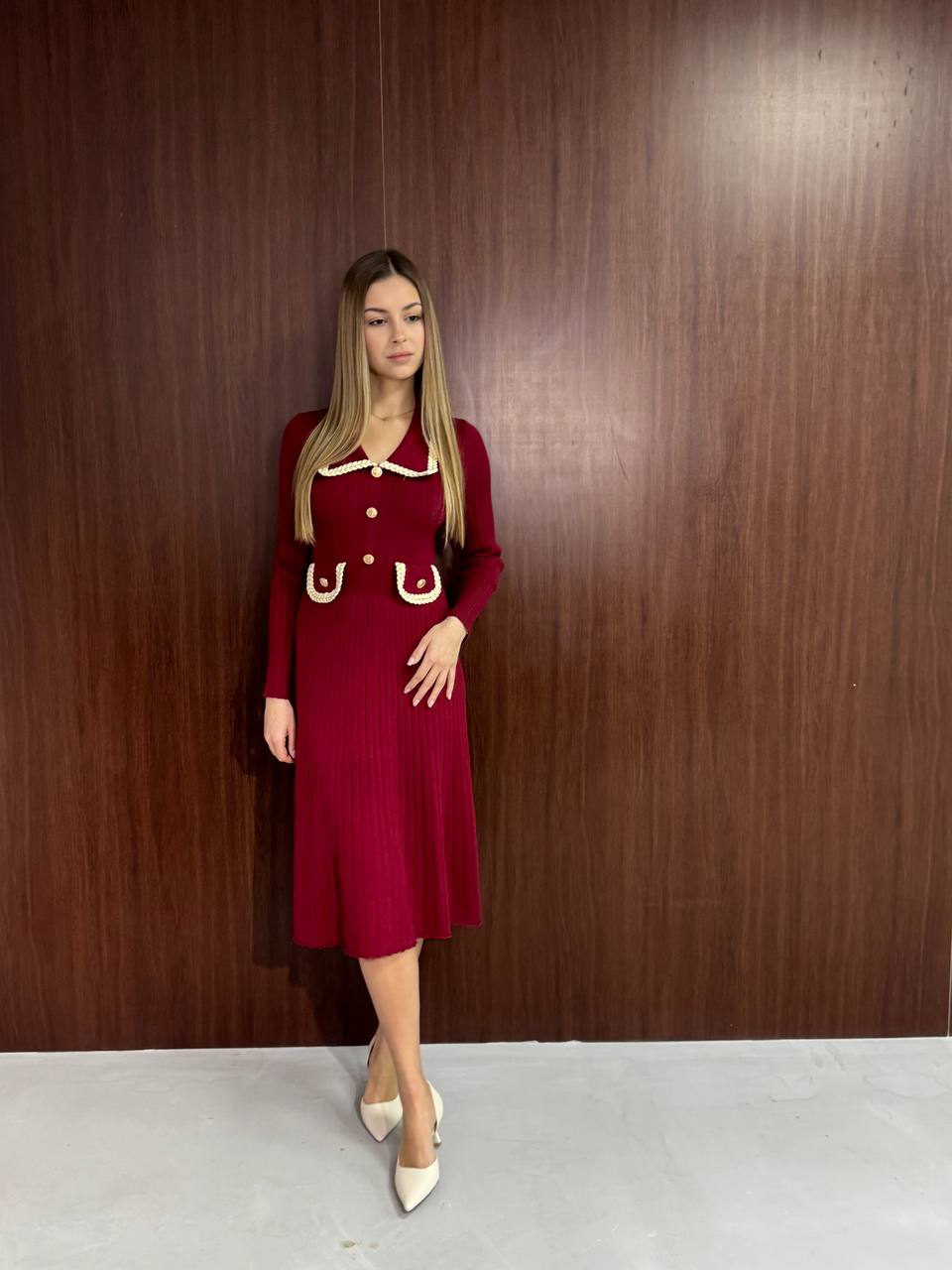 Red midi knitted dress