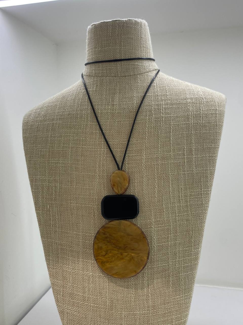 Irregular necklace