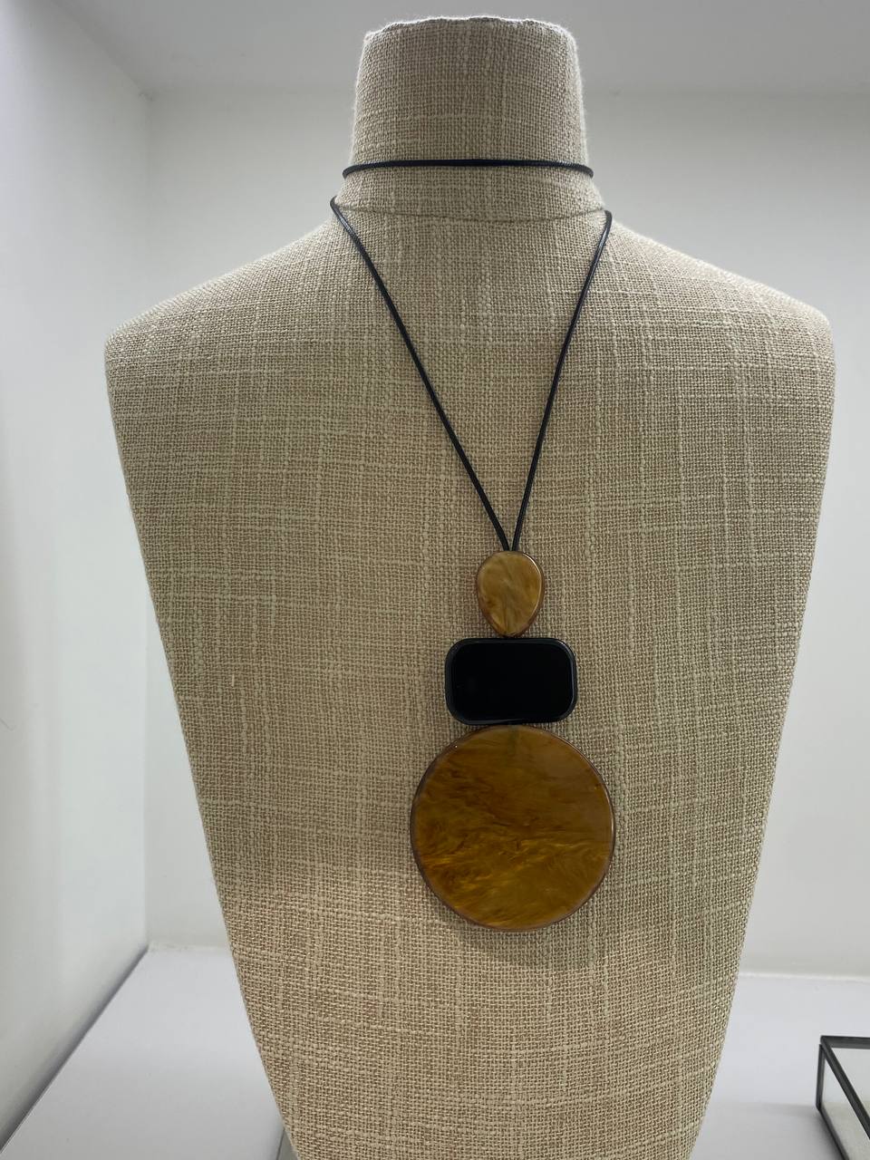 Irregular necklace