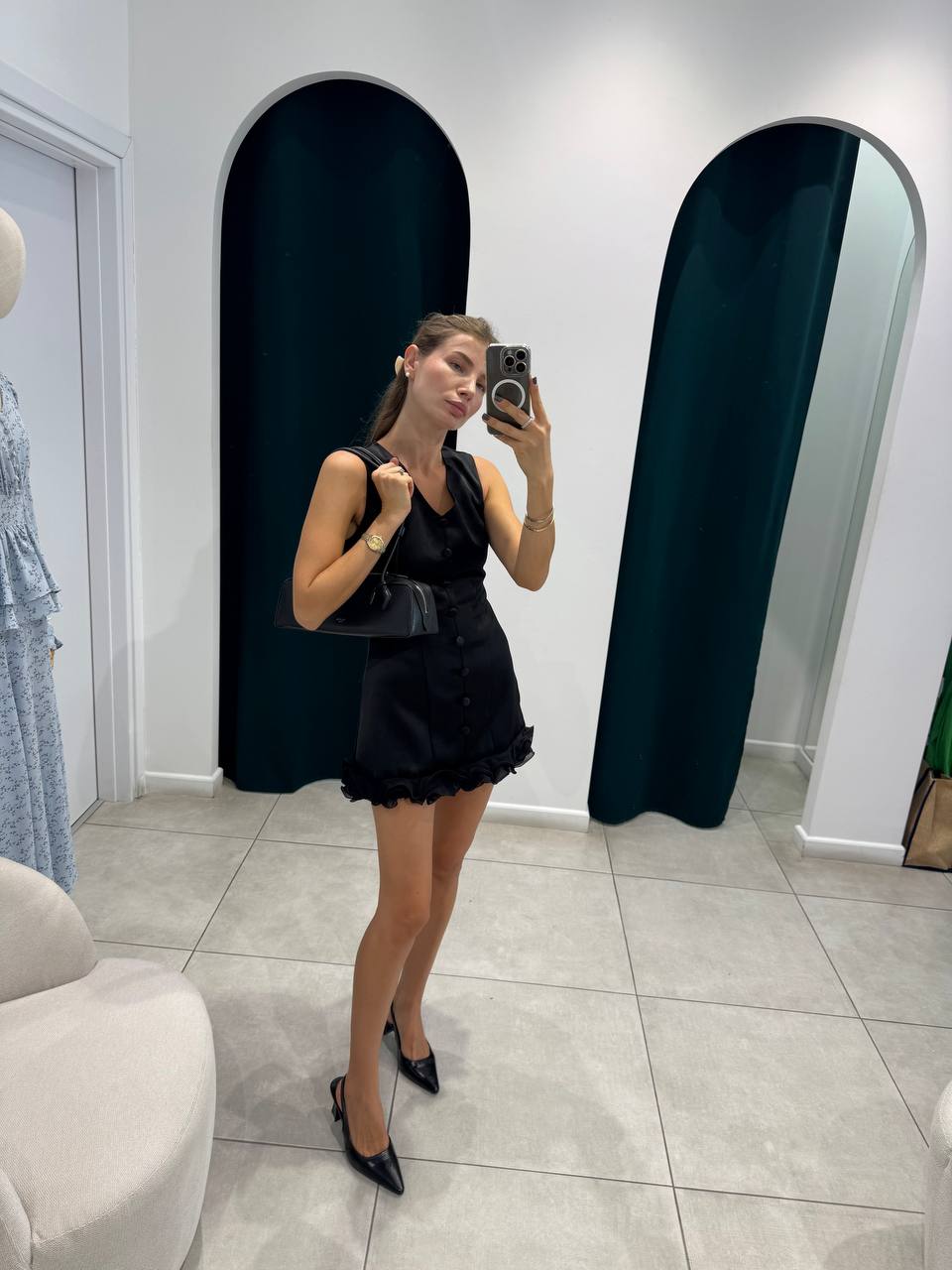 Black sleeveless dress